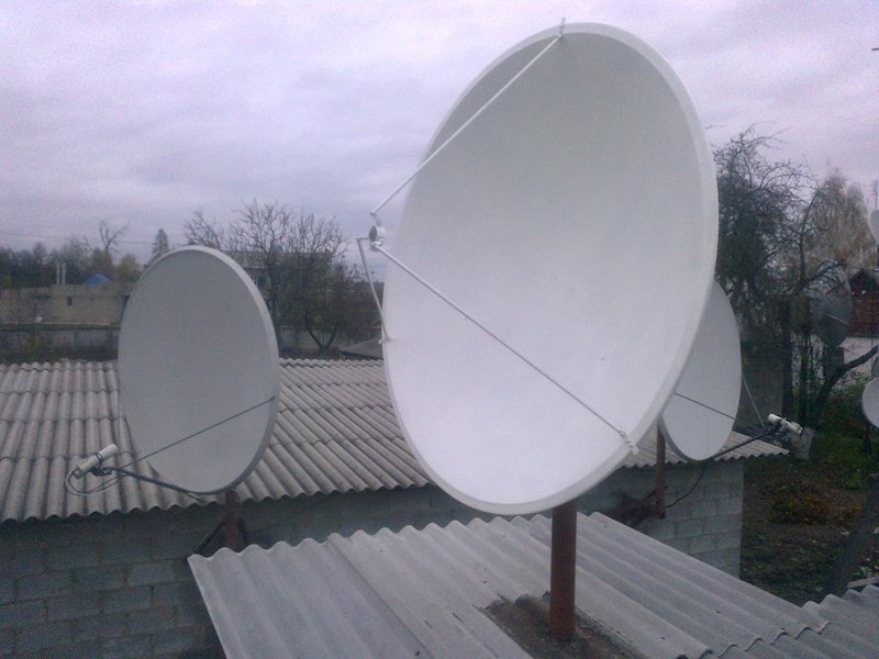 Лучшие спутниковые тарелки. Антенна спутниковая 120 см Supral. Параболическая антенна 1.5 метра. Спутниковая тарелка Супрал 055. Спутниковая антенна Супрал 70 см.