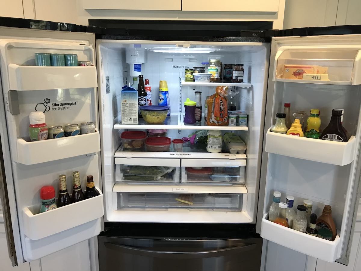 Холодильник слабо