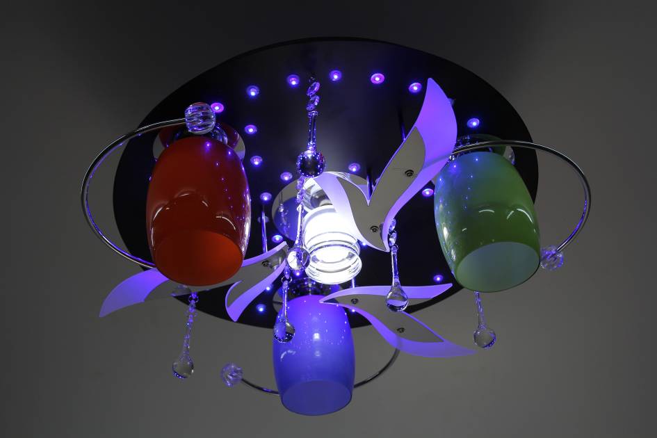 Накладной светильник с разноцветными плафонами
