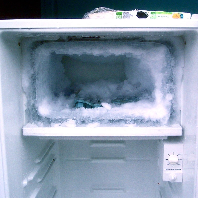 Нужно размораживать холодильник no frost. Разморозка холодильника. Холодильник перемораживает. Для льда в морозильнике. Морозильная камера.