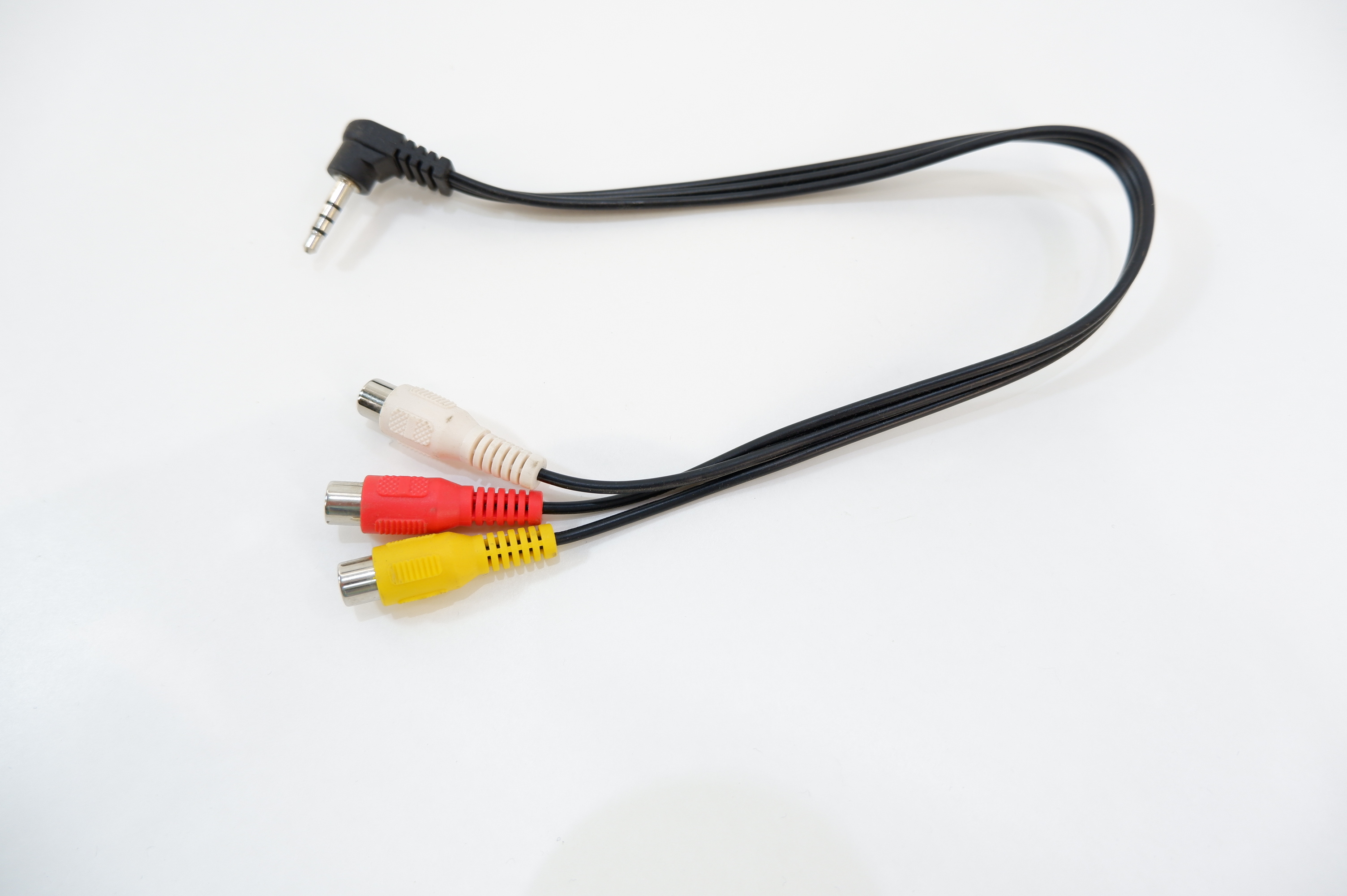 Что означает av. Композитный av-кабель 3x RCA на MINIJACK 4pin. Композитный кабель RCA to 9 Pin av. Incar кабель 8 Pin, 3 RCA. Разъем композитный (RCA).
